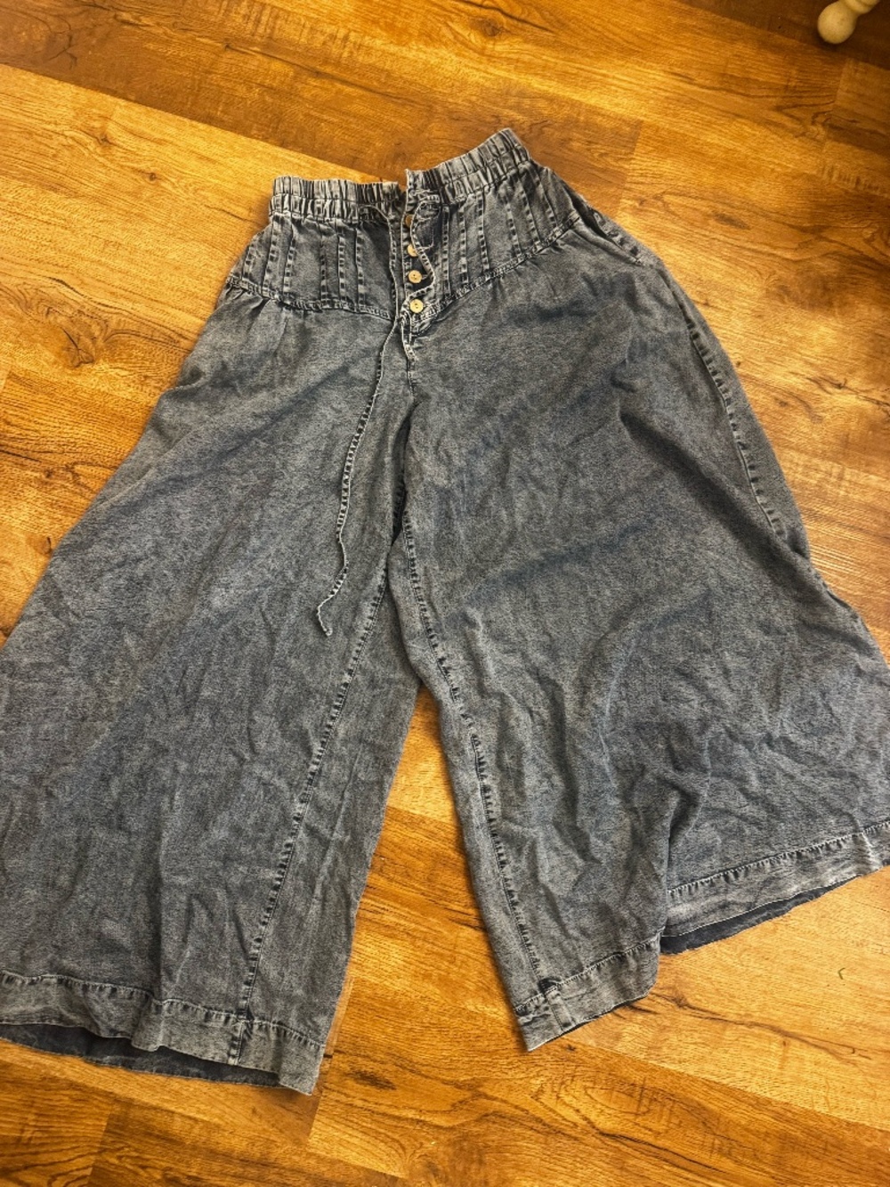 [SMALL] Super-Wide Leg Denim Stretch Pants